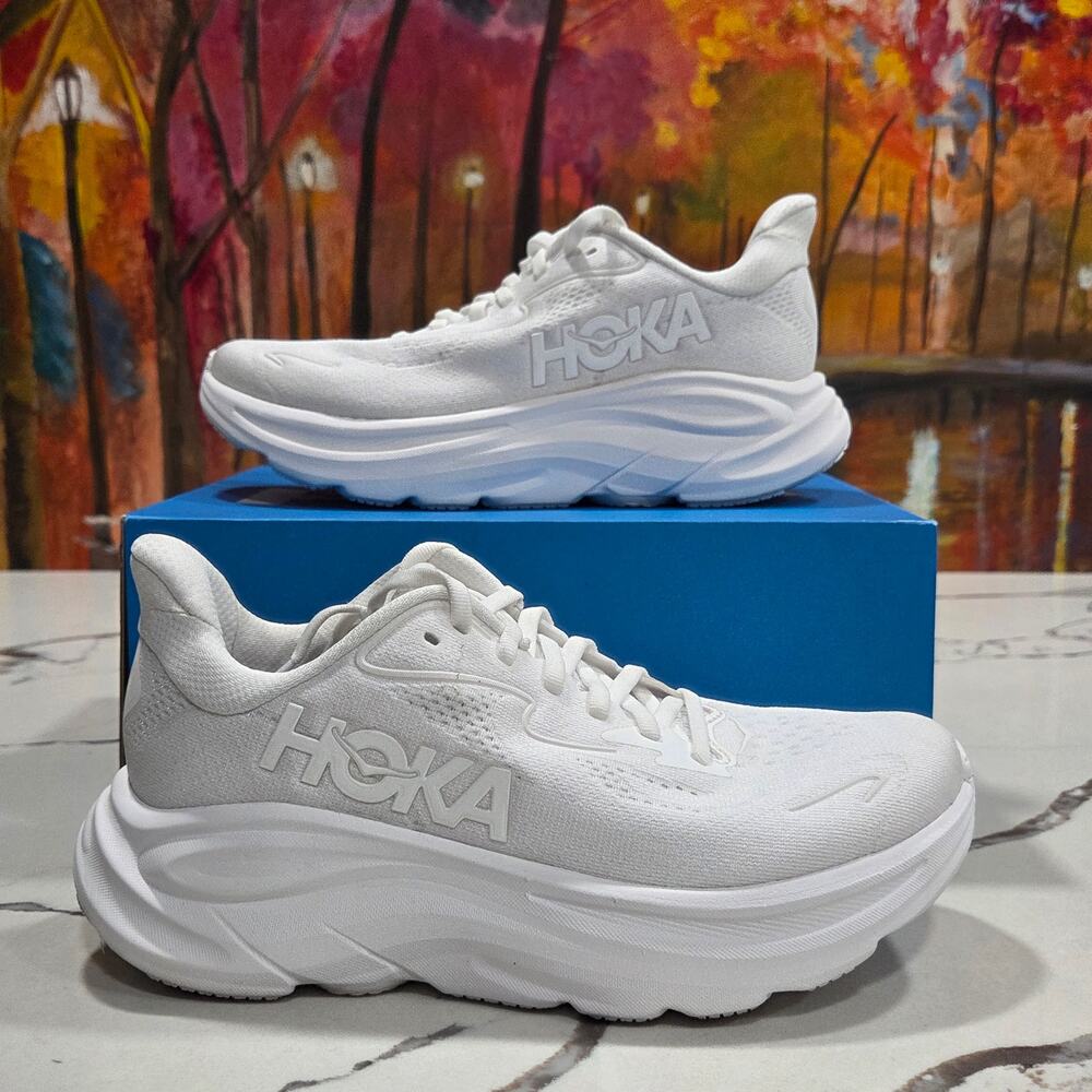 Hoka One W Clifton 10 Triple White Size 6B Women's